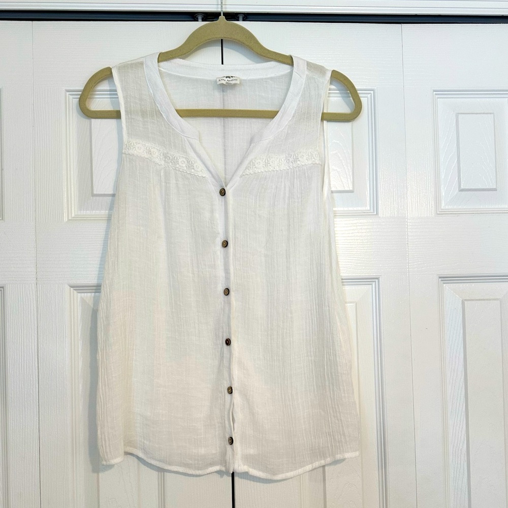 Late August Semi Sheer White Button-Front Tank Top. Size Medium